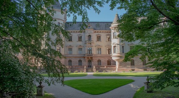 Außenansicht vom Schloss Thurn und Taxis