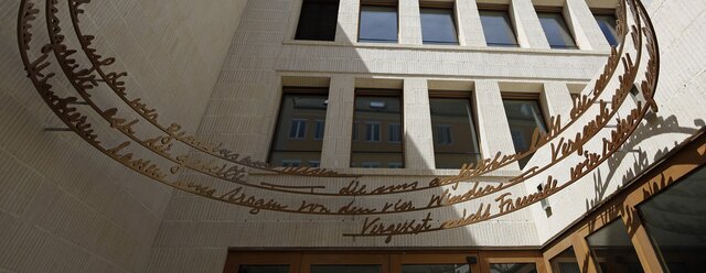 [Translate to Englisch:] Innenhof der neuen Synagoge