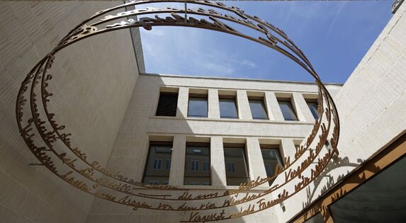 [Translate to Englisch:] Innenhof der neuen Synagoge